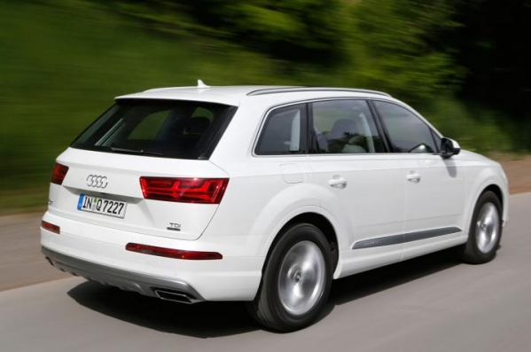 https://wcar.sets.lv/cars/Audi/Q7/1452165488-audi-q7-drive-2015-005.jpg