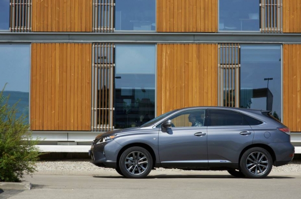 https://wcar.sets.lv/cars/Lexus/RX/1373318731-480111_10151736539586788_981726871_n.jpg