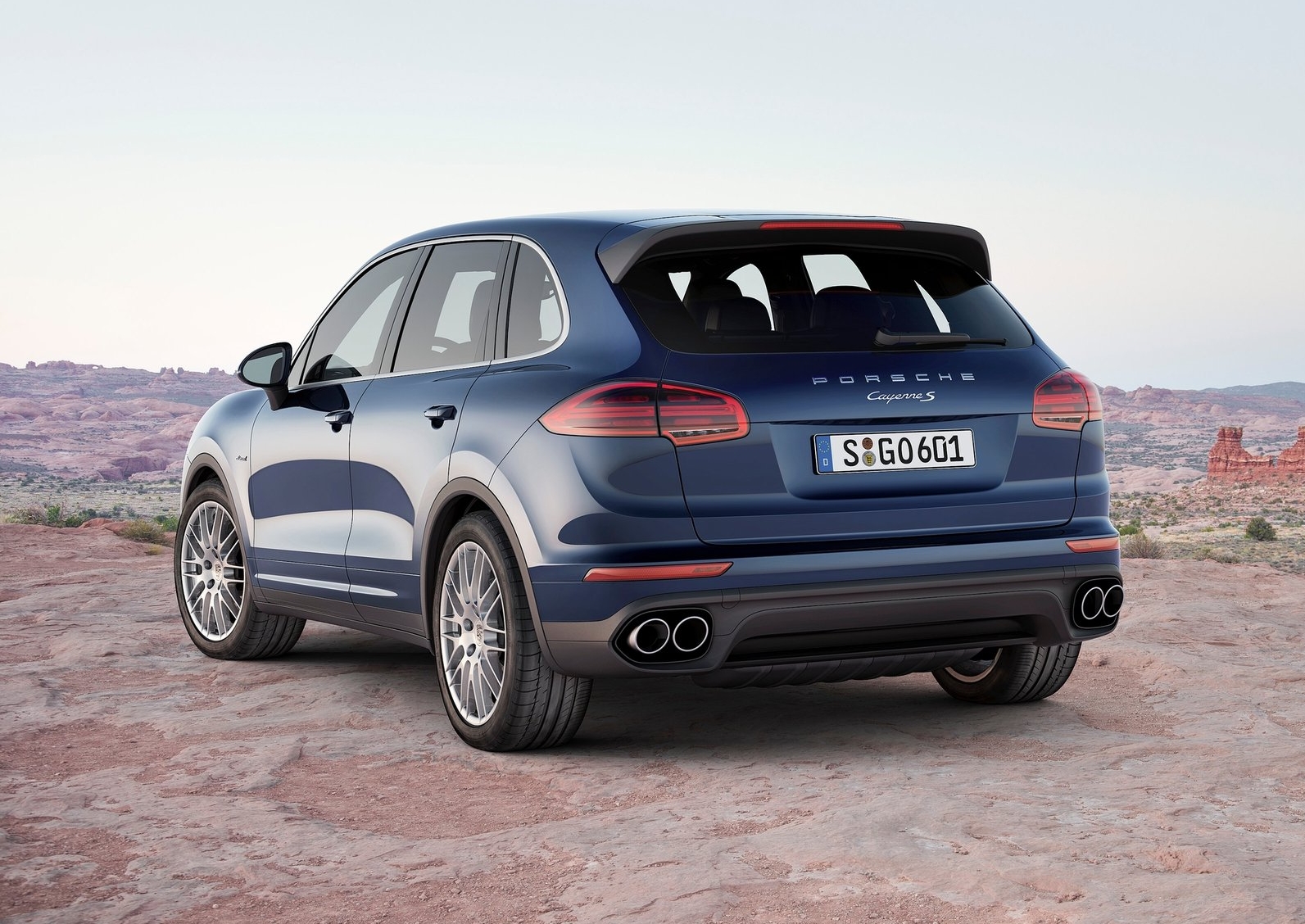 https://wcar.sets.lv/cars/Porsche/Cayenne/733168aa186af2b98d4c9d45bfe799fc.jpg