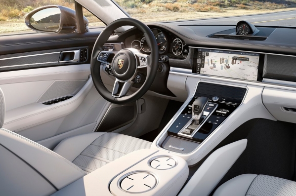 https://wcar.sets.lv/cars/Porsche/Panamera/1487578390-Porsche-Panamera-2017-1280-36.jpg