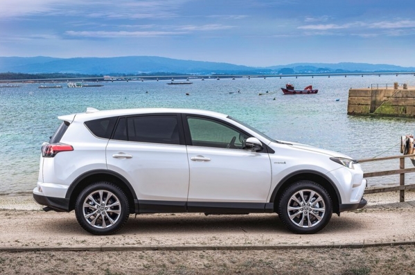 https://wcar.sets.lv/cars/Toyota/RAV4/1454491592-Toyota-RAV4_Hybrid_EU-Version_2016_8.jpg