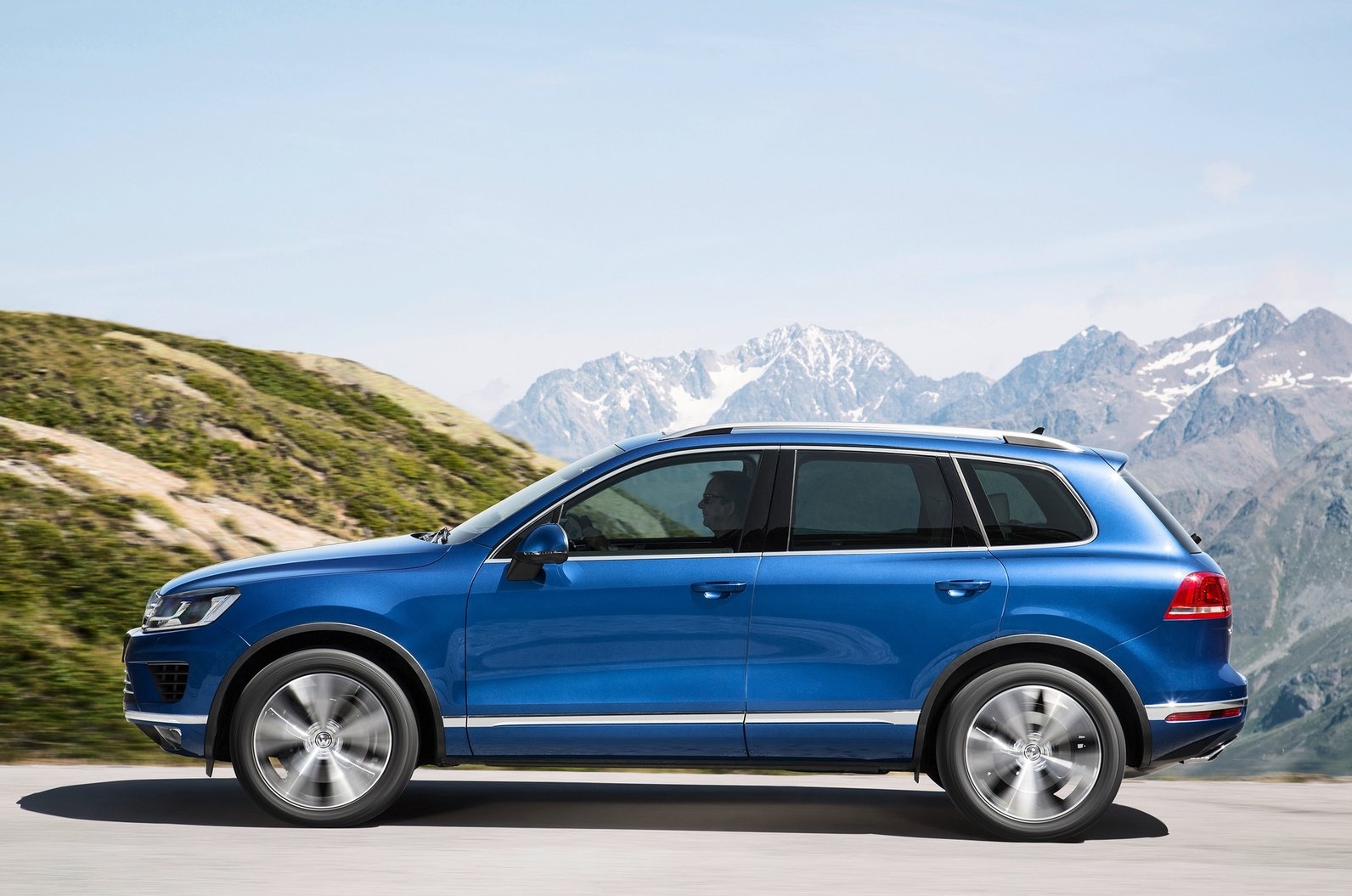 https://wcar.sets.lv/cars/Volkswagen/Touareg/6a68e495ba70c39dfca34c7f8415feca.jpg