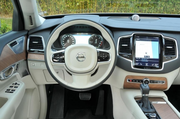 https://wcar.sets.lv/cars/Volvo/XC90/1428667670-dsc_9291.jpg