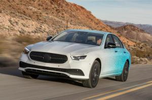 Mercedes-Benz E-klase piedzīvos apjomīgu modernizāciju